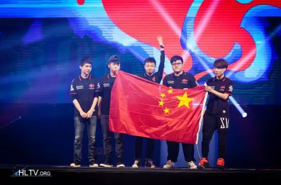 CS国服8周年庆典：限定皮肤福利大放送，互动畅玩无限